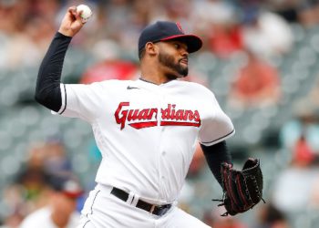 Bravos firman al criollo Reynaldo López por 3 años y $30 millones