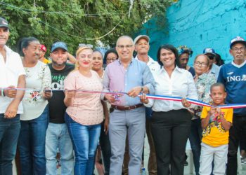 Alcalde Santo Ramírez inaugura hormigonado del callejón # 25 de su gestión