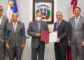 INESPRE entrega al Tribunal Constitucional el título de propiedad de edificio