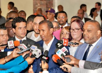 Domingo Contreras deposita ante Congreso proyecto solucionaría inundaciones en la capital