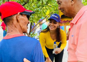 Candidato a alcalde Julio Santos realiza mano a mano en Peravia
