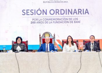 Senado sesiona en Baní por 260 aniversarios de su fundación y aprueba proyecto crea Teletrabajo en RD