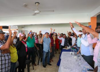Gran movimiento de dirigentes sociales y comunitarios ratifican apoyo a Julito Fulcar