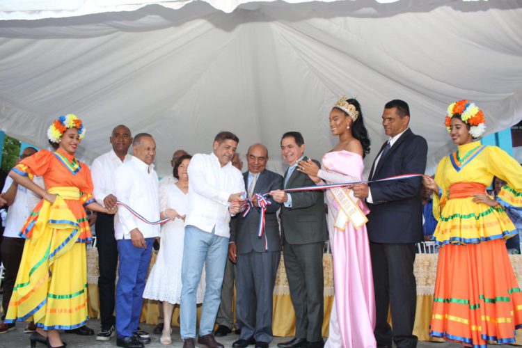 Inicia feria del mango Baní 2024