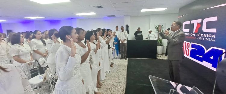 Juramentan “CTC Mujer” integrada por miles de mujeres en apoyo a reelección del presidente Luis Abinader