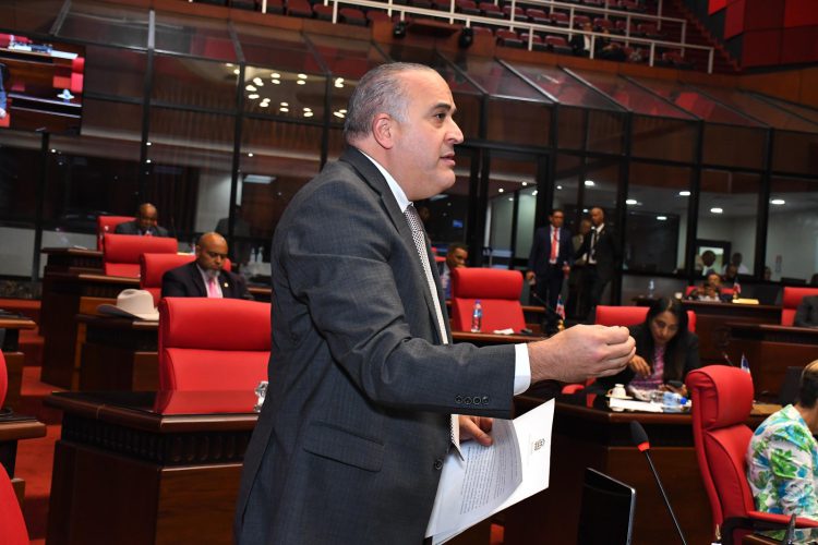 Senador Alexis Victoria propone excluir a empresas involucradas en corrupción como proveedores del Estado