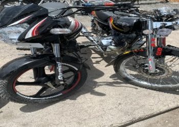 Policía Preventiva de Azua Recupera Dos Motocicletas Abandonadas Tras Persecución