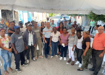Alcaldía de Baní inicia reparación de 20 viviendas en El Maní