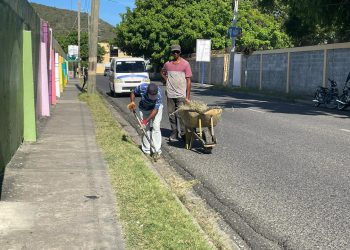 Alcaldía de Baní mantiene jornadas de limpieza en diversos sectores