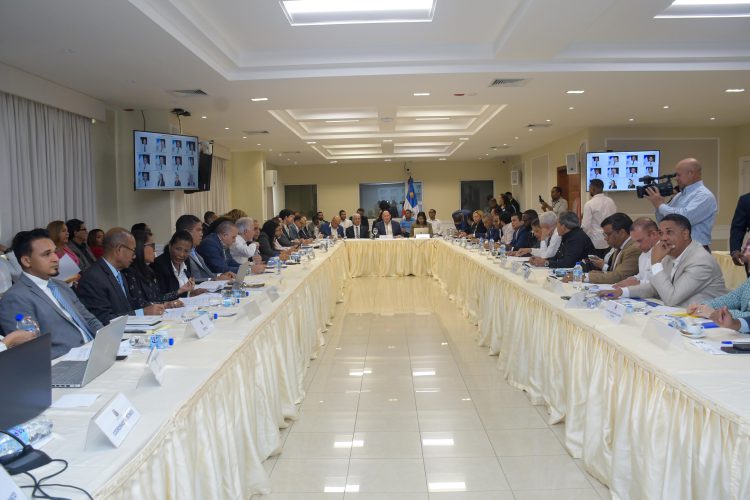 Comisión Bicameral que estudia reforma constitucional escuchará  plenos JCE y TSE 