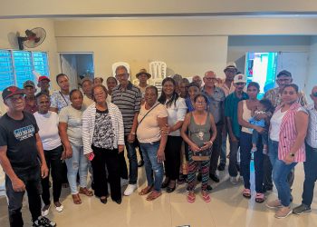 Alcaldía de Baní impacta 31 familias en El Fundo con la reparación de su vivienda