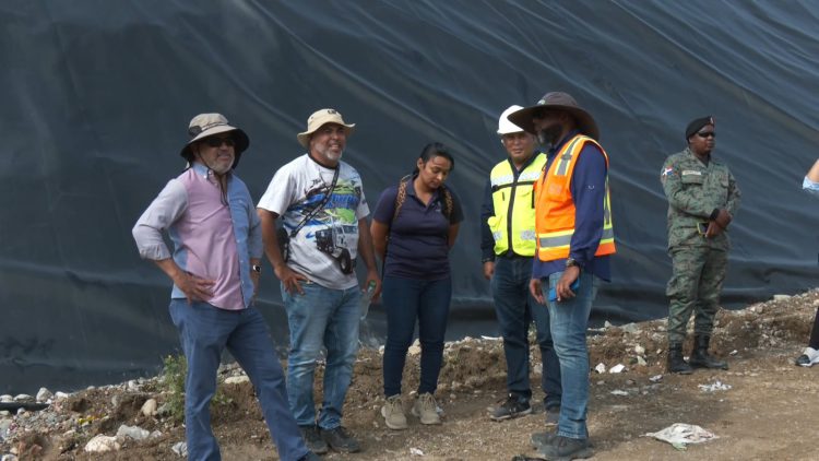 Alcalde Santo Ramírez inspecciona avance de Relleno Sanitario Provincial y nueva celda del vertedero municipal