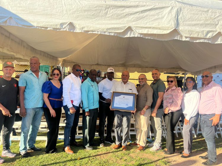 Alcaldía de Baní inaugura , «1er. Clásico Navideño de Beisbol U10 – 2024»