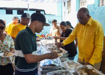 Senador Julito Fulcar ofrece almuerzo y celebra actividades recreativas con privados de libertad en la Cárcel Pública de Baní