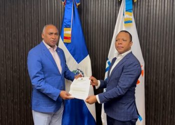 Senador Julito Fulcar impulsa la instalación de oficina del INTRANT en Peravia