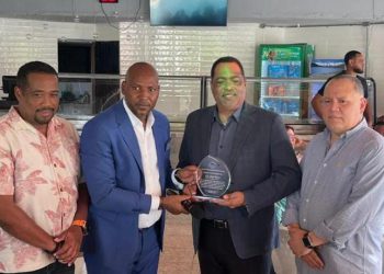 Círculo de reporteros gráficos reconoce a José Beato, secretario general SNTP, por su defensa a la libertad de expresión