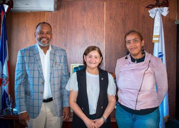 Gobernadora coordina reestructuración del Consejo de Desarrollo Provincial con el Ministerio de Economía, Planificación y Desarrollo