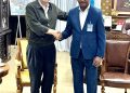 Expresidente de Honduras, Manuel Zelaya, recibe a senador por Peravia Julito Fulcar