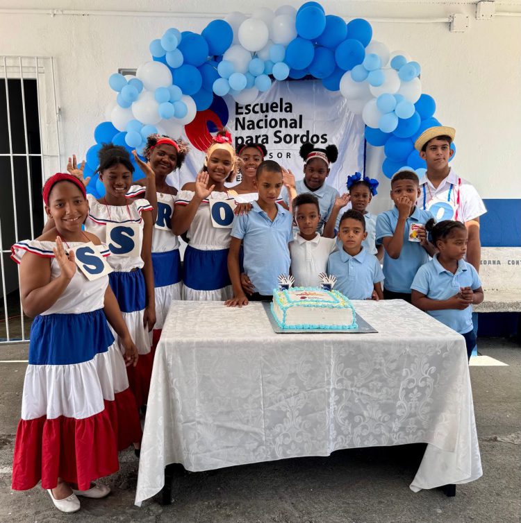 Escuela Nacional para Sordos celebra 48 aniversario