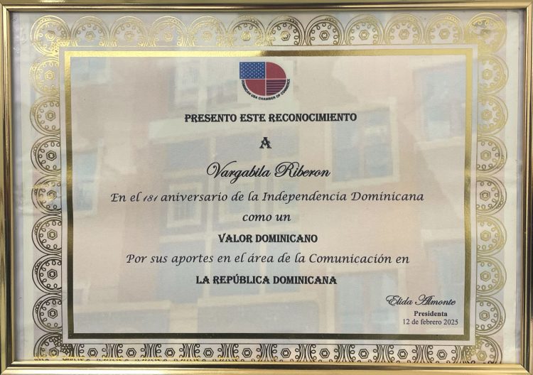 Periodista Vargavila Riverón recibe reconocimiento de Asamblea Estatal de New York y Cámara de Comercio en EE.UU por sus aportes a la comunicación