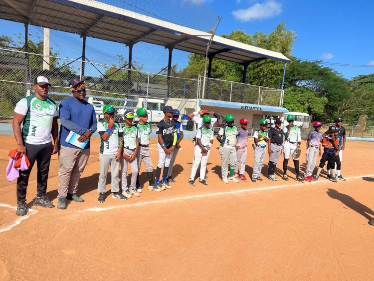Peravia participa en eliminatorias Copa Nacional Robinson Canó, organizada por FEDOM