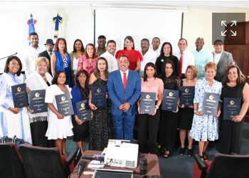 SNTP rinde homenaje a 10 trabajadoras de prensa por conmemorarse en marzo el Dia Internacional de la Mujer.