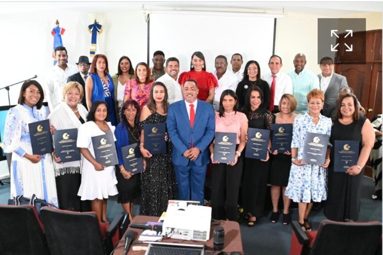 SNTP rinde homenaje a 10 trabajadoras de prensa por conmemorarse en marzo el Dia Internacional de la Mujer.