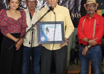 Celebran dia del locutor en Baní