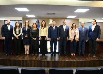 JCE presenta proyecto de la nueva Cédula de Identidad y Electoral a miembros el CONEP y de ANJE