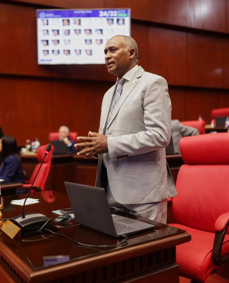 Senador Julito Fulcar anuncia solución a deuda económica del Hogar de Niñas Hijas de la Altagracia en El Llano