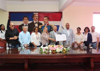 Alcalde Santo Ramírez presenta propuesta para Plan de Desarrollo Sostenible de la provincia Peravia 2025-2055