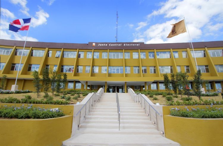 JCE saluda condena impuesta en Barahona a miembros red de falsificación de documentos