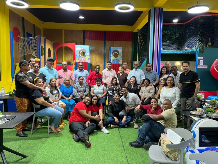 CLUB DE PAREJAS Alianza Sagrada realiza encuentro basado en el tema: «LA COMUNICACIÓN DIARIA ES EL COMBUSTIBLE EN EL MOTOR DEL MATRIMONIO»
