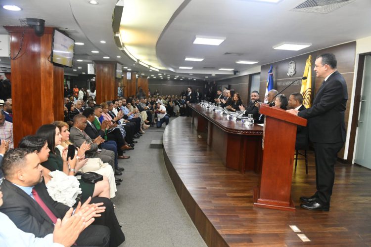 JCE-IESPEC gradúa en Administración Electoral a 200 miembros de organizaciones políticas