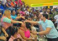 Raymond Rodríguez y Fundación GBC inician entrega de útiles escolares a miles de estudiantes del Distrito Nacional