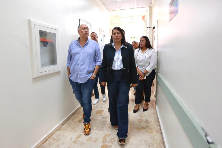 Dr. Luis René Cannan busca ejecución de mejoras en Hospital SemmaARS SEMMA refuerza su compromiso con la salud docente