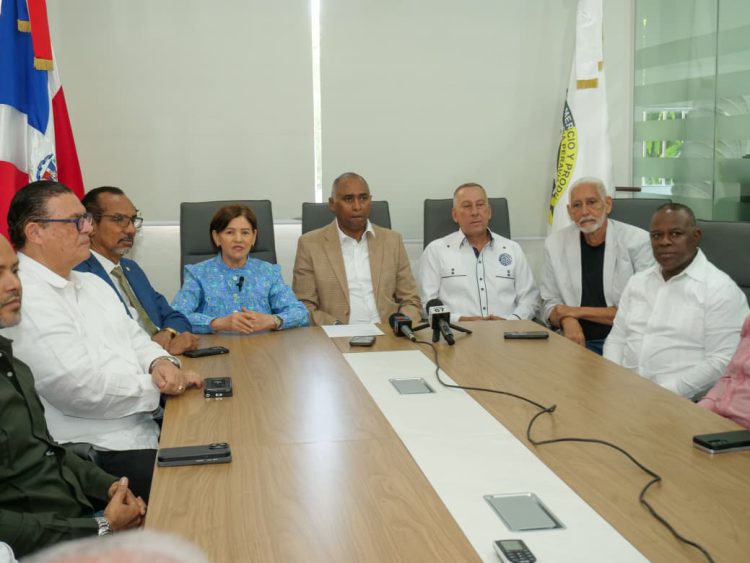 Anuncian presentación del Plan Estratégico de Desarrollo Sostenible Peravia 2025-2055 para el 24 de enero en el polideportivo de Baní, con la presencia del Presidente Luís Abinader
