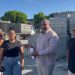 Diputado Willy Sánchez entrega donación de RD$285,000 a familia afectada por incendio en la zona norte de Baní
