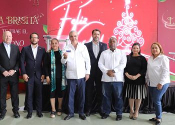 Presidente Abinader lanza el Bono Navideño 2025 para 2.6 millones de dominicanos; llama al pueblo a fortalecer la familia y la unión nacional en esta Navidad