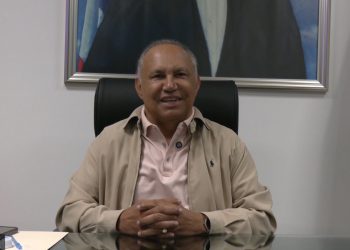 Alcaldía de Baní entrega regalía pascual a empleados municipales a partir del 1 de diciembre