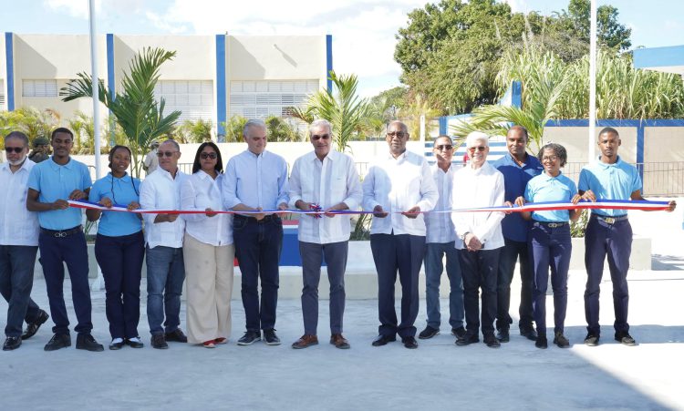 Presidente Abinader inaugura Liceo Experimental de la UASD en Elías Piña tras 12 años paralizado