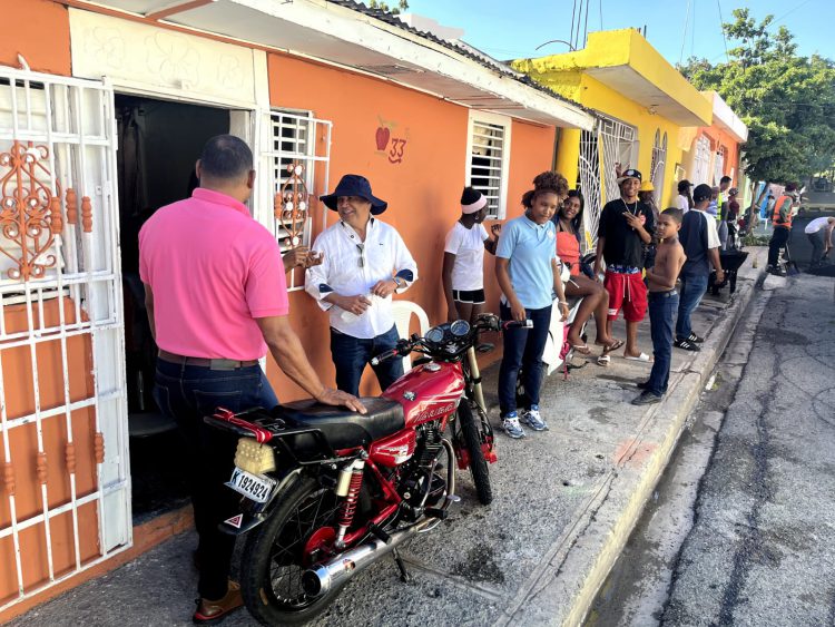 Alcaldía de Baní intensifica trabajos de bacheo para mejorar la movilidad vial del municipio