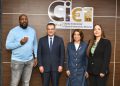 JCE entrega nueva cédula a personas con discapacidad y a miembros del Salón de la Fama de Cooperstown
