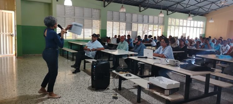 El Instituto Nacional de Recursos Hidráulicos (INDRHI) y su Dirección Regional de Sistemas de Riego Ozama-Nizao imparte charla con motivo del Día Mundial del Agua