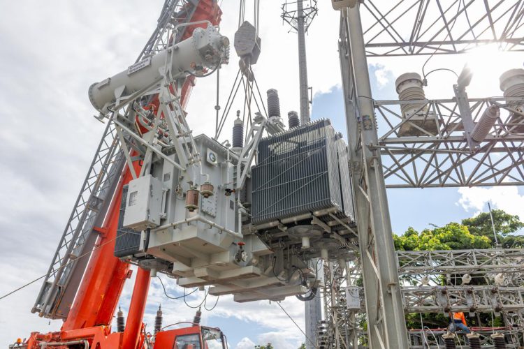 Edesur pone en operación nuevo y moderno transformador de potencia en subestación eléctrica Ciudad Satélite