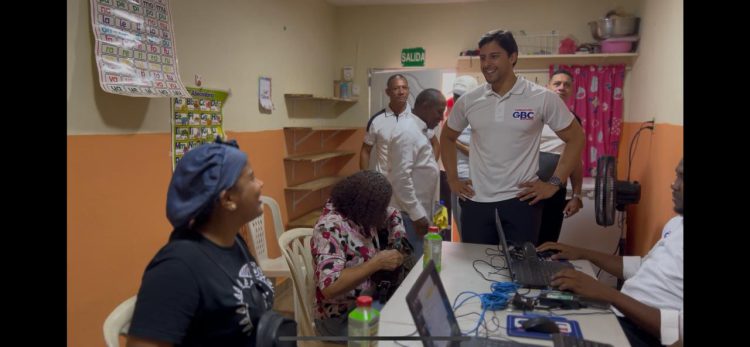 Raymond Rodríguez y Fundación GBC impactan a más de 500 personas con gran operativo médico y social en Los Ríos